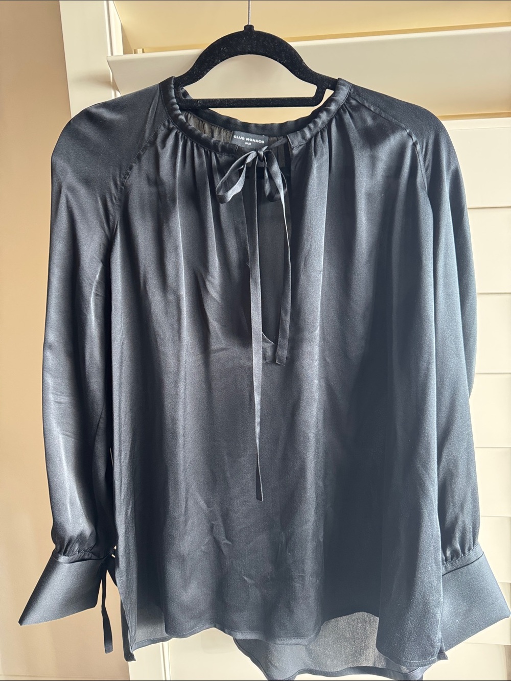 Club Monaco Black 100% Silk Tie-Front Blouse! 🖤🎀